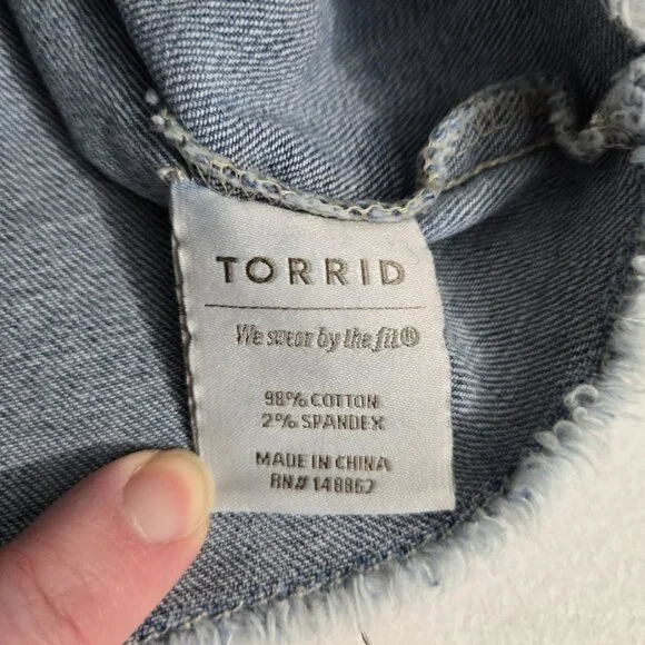 Torrid Crop Denim Jacket Light Wash Sz 3X Stretch 3/4 Sleeve Button Up Collared - Picture 10 of 12
